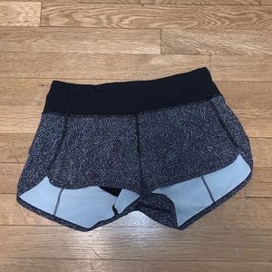 Lululemon athletic speed up shorts 2.5